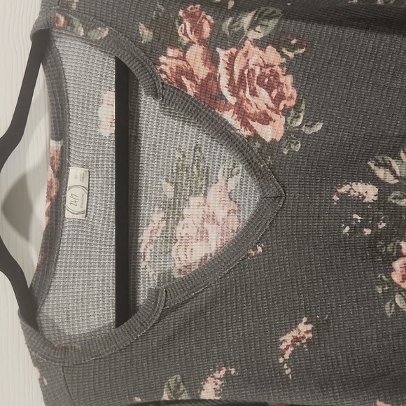 Maurices Gray Long Sleeve V-Neck Top with Pink Rose Print - Picture 2 of 6